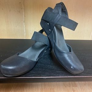 Hocus Pocus Famous Wedge
